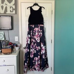 Size 12 Xscape Navy Floral Long/Prom Dress